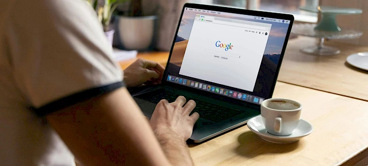 Google Suche auf einem Macbook