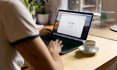 Google zoeken op een Macbook