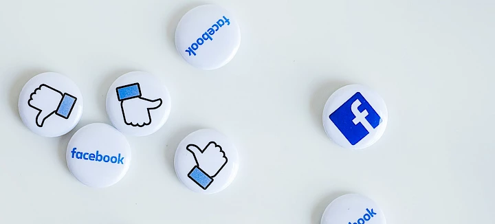 Gefällt mir-Buttons zur Veranschaulichung von Facebook Fans