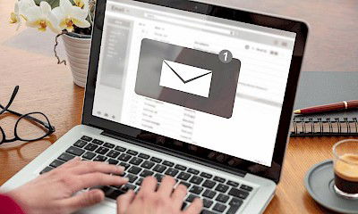 New e-mail message on laptop