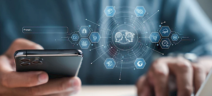 Mensch tippt auf Smartphone, KI Ansicht wird eingeblendet
