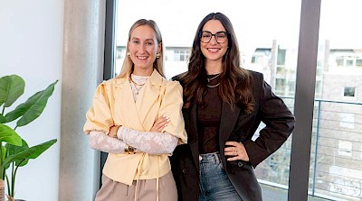 Medewerkers Jale Lindau (links) en Carolin Hengesbach (rechts)