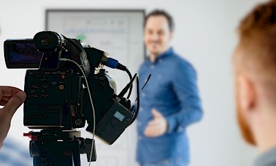 Aufnahme für KI Avatar Promo Video in der Agentur